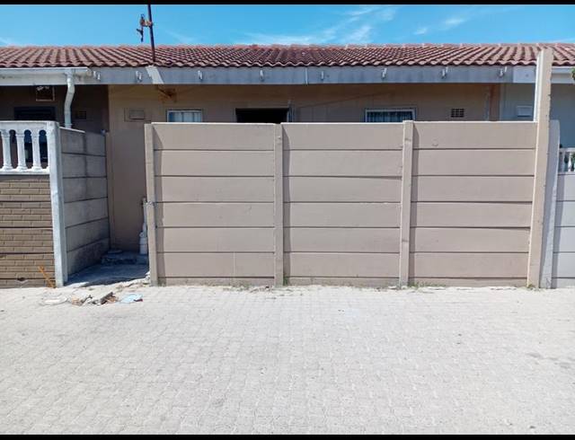 2 BEDROOM HOUSE FOR SALE IN PELIKAN PARK